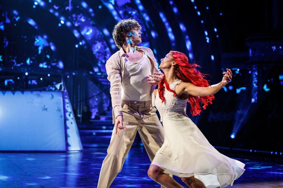 strictly come dancing semi final joe sugg and dianne buswell