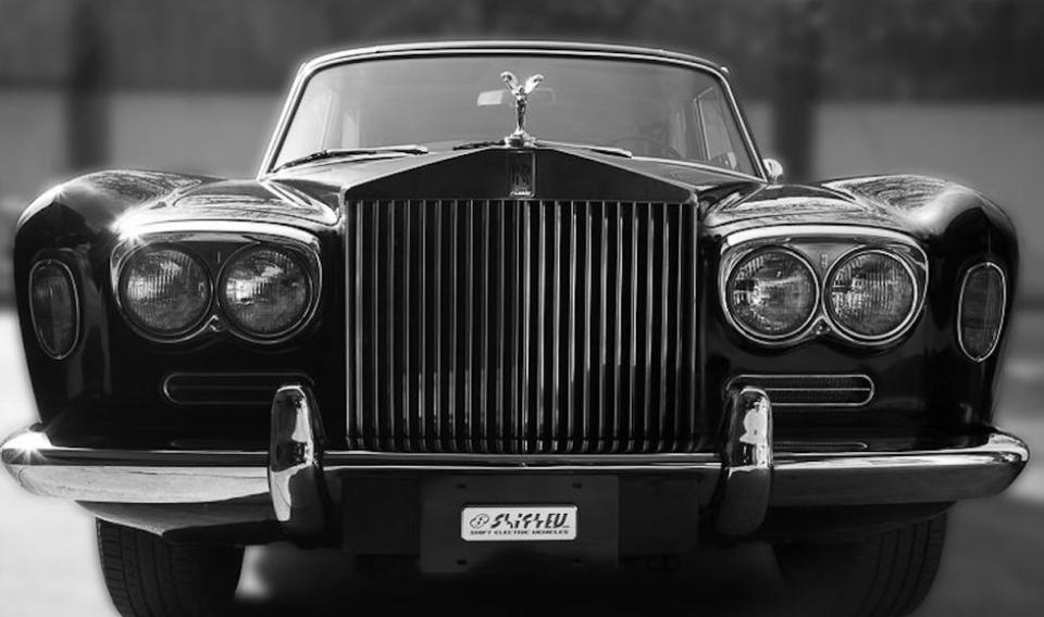 <img src="1970-rolls-royce.jpg" alt="Johnny Cash's 1970 Rolls Royce is now Tesla-powered">