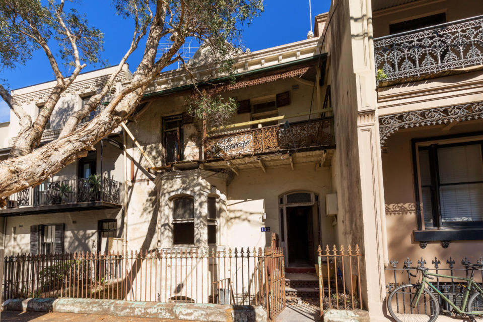 The front of a dilapidated in Darlinghurst in Sydney.