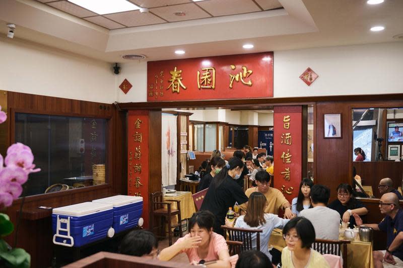 台中老字號江浙餐館「沁園春」，連續兩年榮獲米其林指南必比登推介。