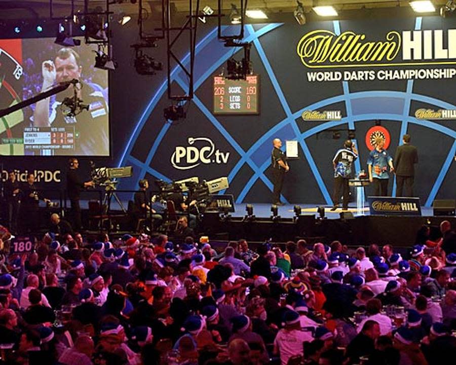 Tag 7: Die quälende Weihnachtspause ist vorbei, die Tore des "Ally Pally" öffnen wieder für die Darts-Fans - und die kommen reichlich, wie ein Blick in die Halle zum Auftakt der 2. Runde zeigt