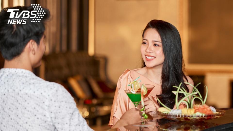 一名失婚女子日前透過相親結識同為失婚的中年男子。（示意圖／shutterstock 達志影像）