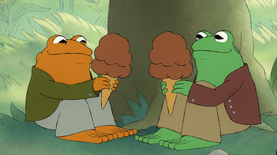 Toad (Kevin Michael Richardson) and Frog (Nat Faxon) enjoy chocolate ice cream in the shade.<span class="copyright">Courtesy of Apple TV+</span>