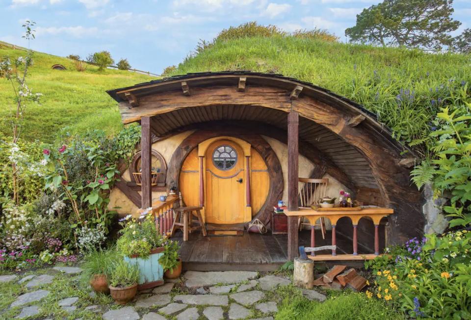 hobbiton airbnb