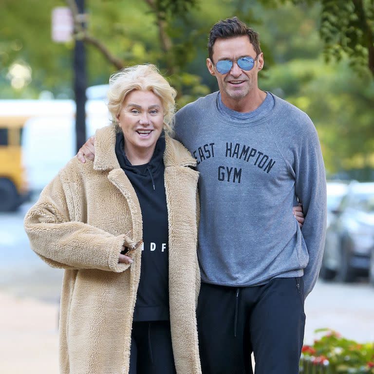 Hugh Jackman sopló las velitas en un festejo junto a su mujer Deborra-Lee Furness en Nueva York