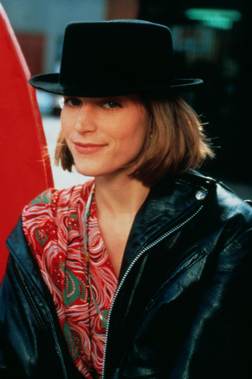 Bridget Fonda’s bob