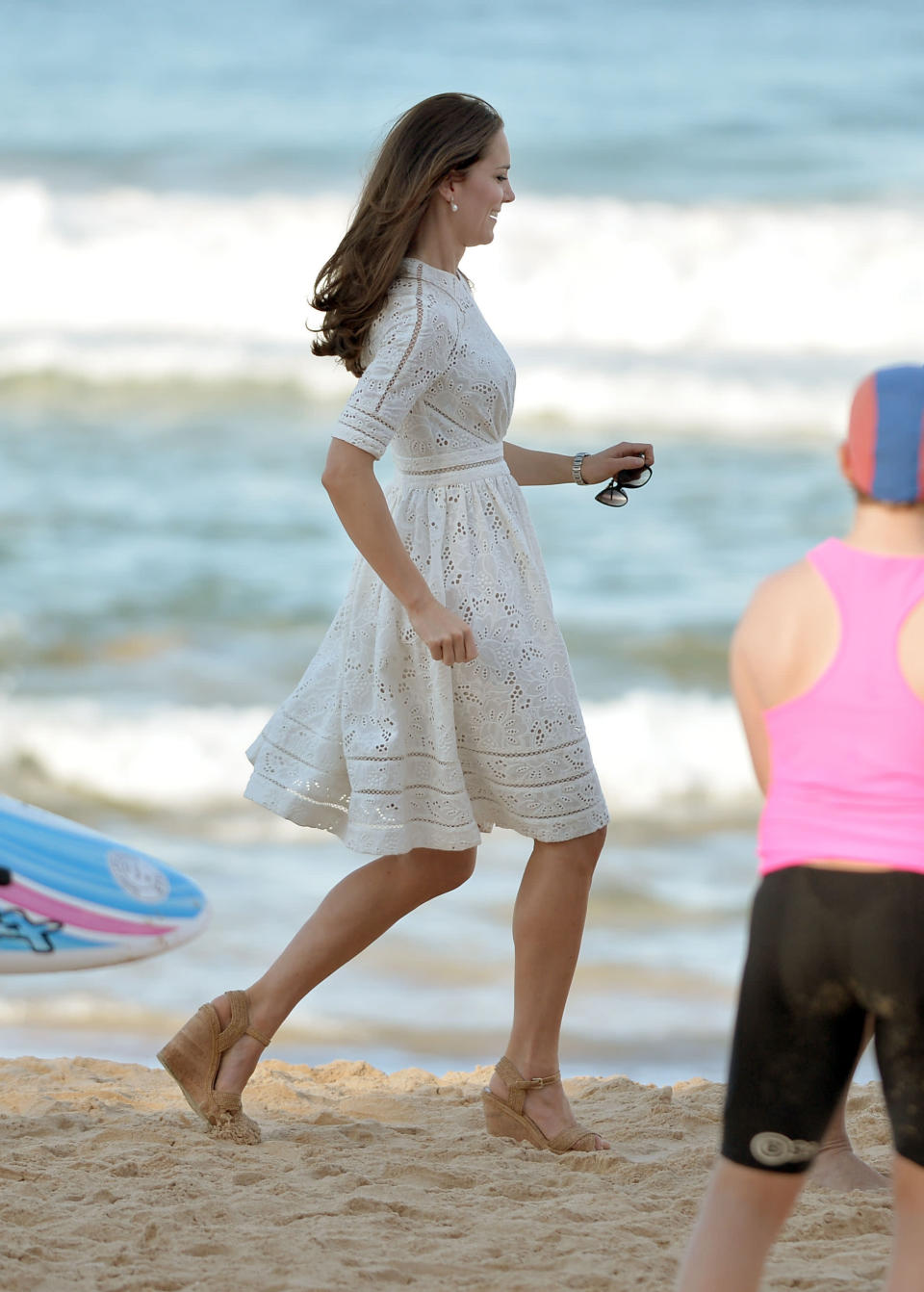 Kate Middleton wore wedged heels during a visit to Manly beach in 2014. Photo: Getty