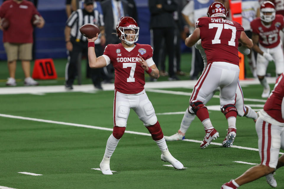 ARLINGTON, TX - DECEMBER 30: Oklahoma Sooners quarterback Spencer Rattler (7) passes during the Goodyear Cotton Bowl between Florida and Oklahoma on December 30, 2020 at AT&T Stadium in Arlington, TX. (Photo by George Walker/Icon Sportswire via Getty Images)