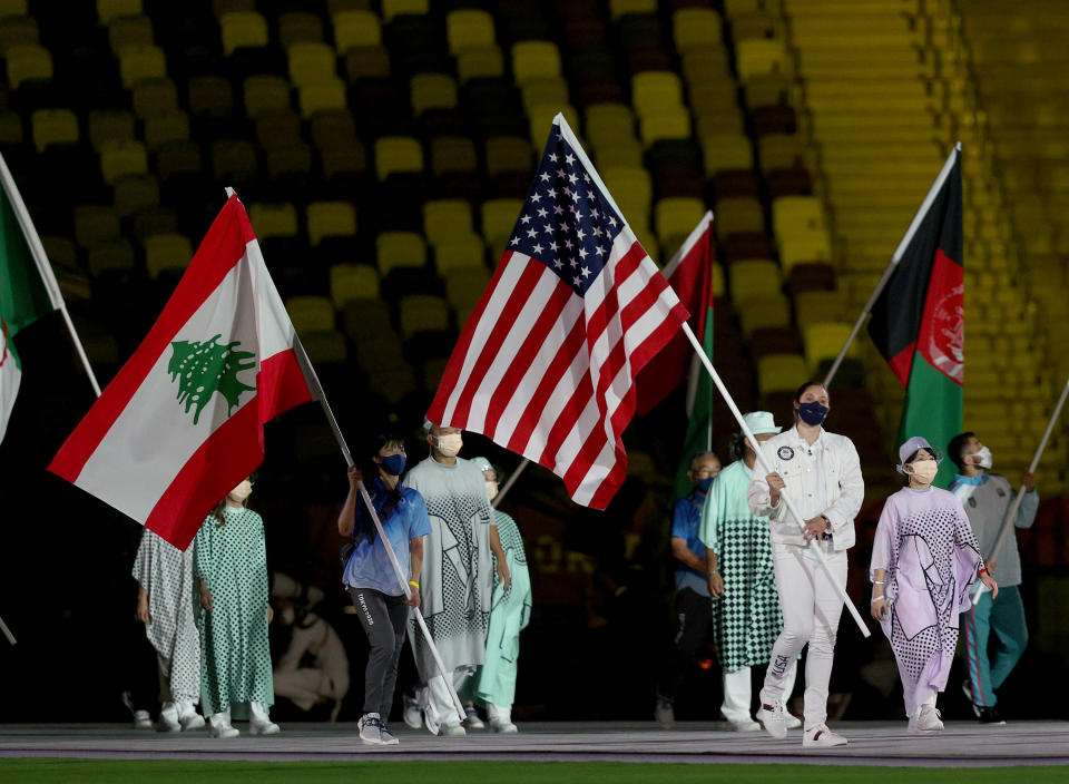 <p>Flagbearer Kara Winger of Team United States during the Closing Ceremony of the Tokyo 2020 Olympic Games at Olympic Stadium on August 08, 2021 in Tokyo, Japan. (Photo by Ezra Shaw/Getty Images)</p> 