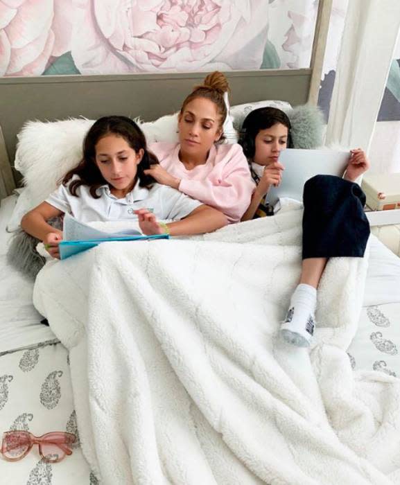 jennifer-lopez-twins-max-emme