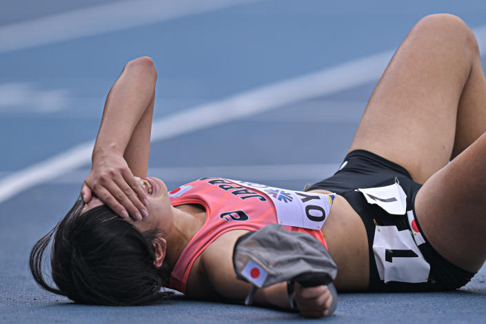 Ai Oyama rompió en llanto después de perder el título mundial en los últimos cuatro metros (Foto de: Pedro Vilela/Getty Images)