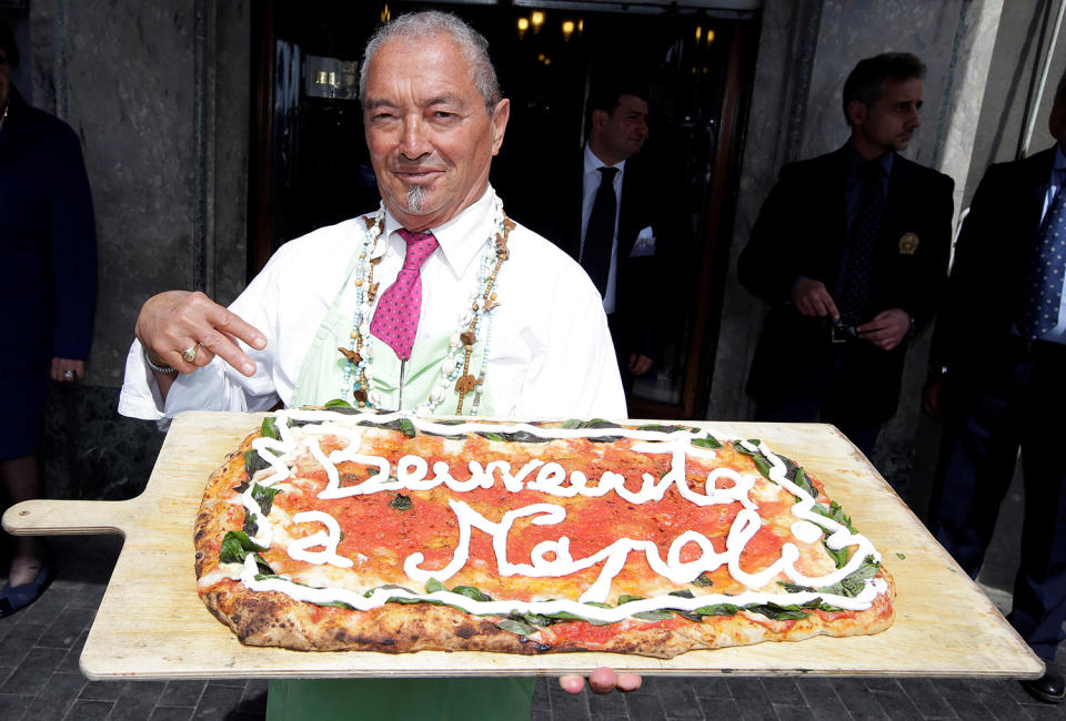 “Welcome to Naples” pizza