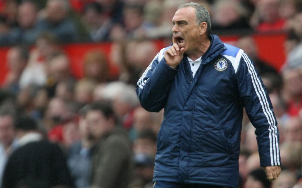 Avram Grant of Chelsea shouts instructions from the touchline during the Barclays FA Premier League match between Manchester United and Chelsea at Old Trafford on September 23 2007 in Manchester, England. - GETTY IMAGES