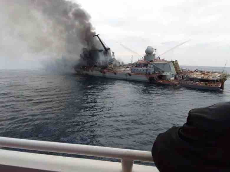 俄羅斯黑海艦隊在旗艦「莫斯科號」（Moskva）2022年被烏克蘭導彈擊中沉沒。   圖 : 翻攝自觀察者網（資料照）