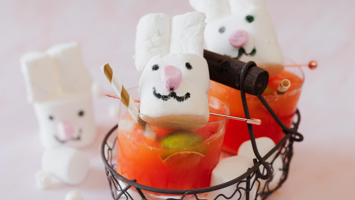 How to make marshmallow Easter bunny ears for a festive drink - ABC News