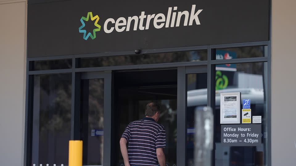 The federal government is pursuing almost 170,000 Australians with unpaid welfare debts totalling more than $900 million. Source: AAP