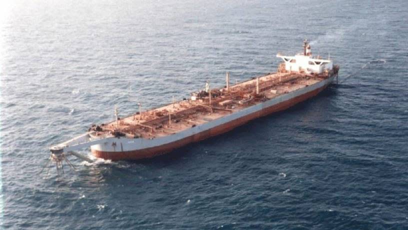 科學家警告，葉門海域裝有百萬桶原油的廢棄油輪「賽菲兒」，一旦漏油，將對紅海周邊國家造成生態浩劫。（Photo by 網路截圖）