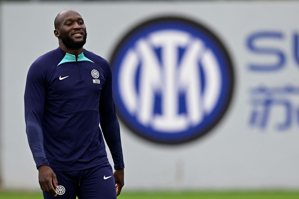 COMO, ITALY - OCTOBER 10: Romelu Lukaku of FC Internazionale looks on during the FC Internazionale training session at the club's training ground Suning Training Center at Appiano Gentile on October 10, 2022 in Como, Italy. (Photo by Mattia Ozbot - Inter/Inter via Getty Images)