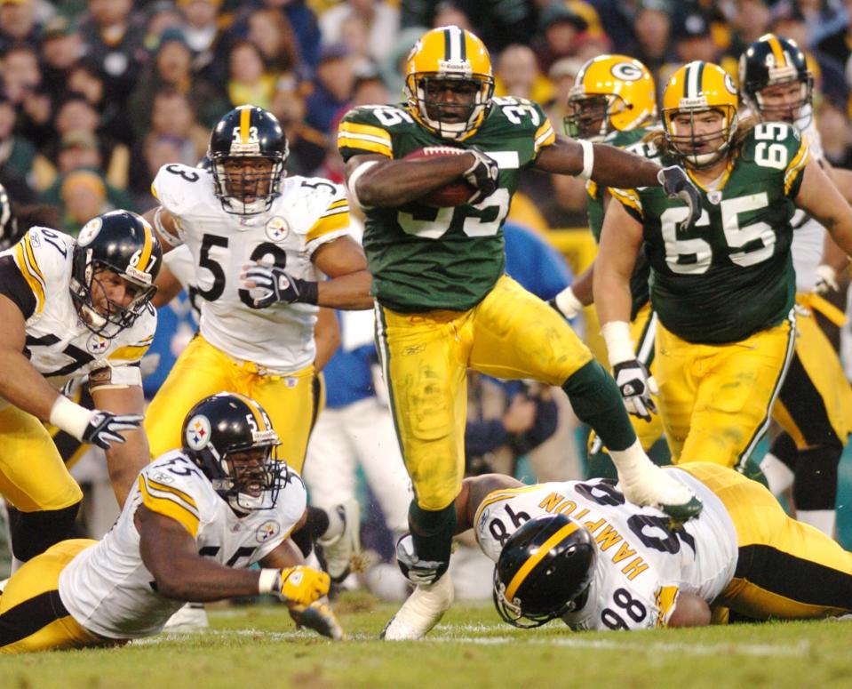 Samkon Gado runs upfield through the defense against the Pittsburgh Steelers on Nov. 6, 2005.