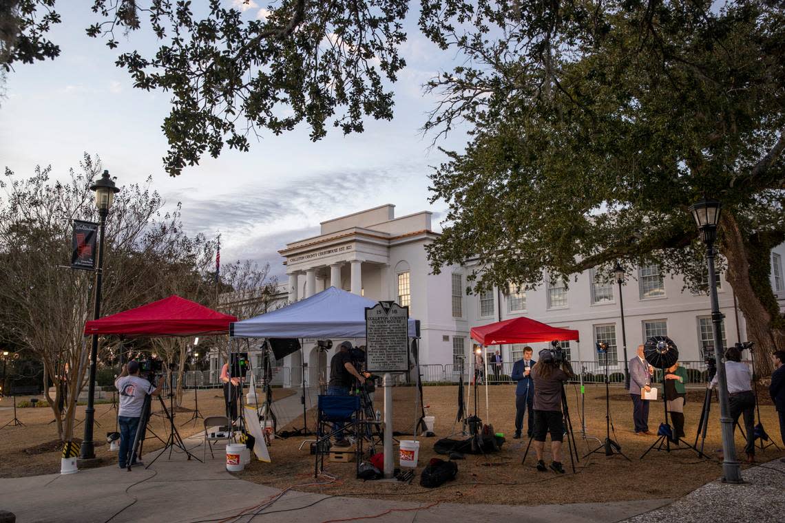 Media outlets gather outside of the courthouse in the double murder trial of Alex Murdaugh at the Colleton County Courthouse in Walterboro, Wednesday, Feb. 1, 2023. Andrew J. Whitaker/The Post and Courier/Pool