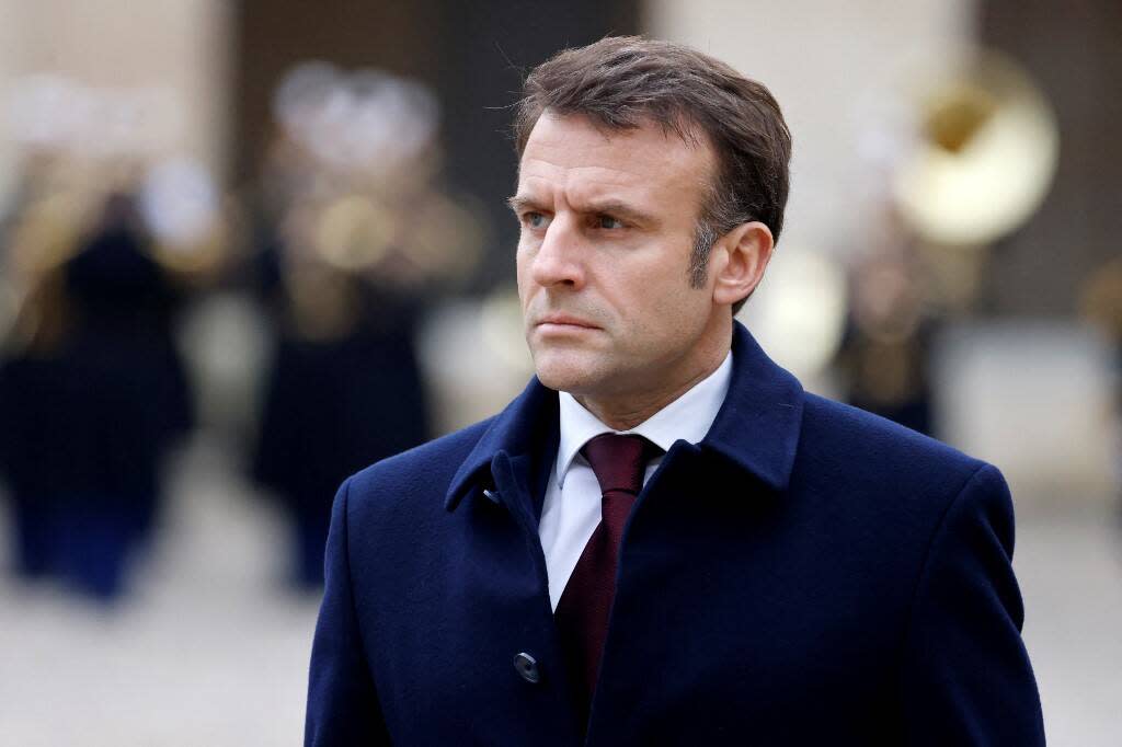 Emmanuel Macron peut-il faire entrer Missak Manouchian au Panthéon et porter « en même temps » la loi immigration ? - Photo d’illustration, prise aux Invalides le 19 février 2024. 