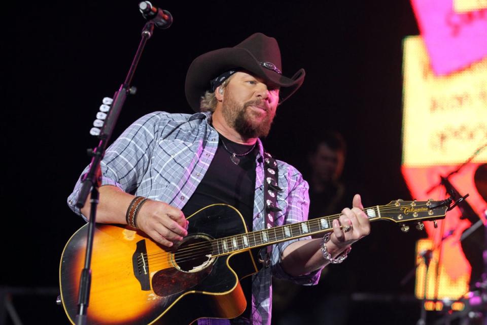 Toby Keith on stage in Indio, California in 2010 (Getty)