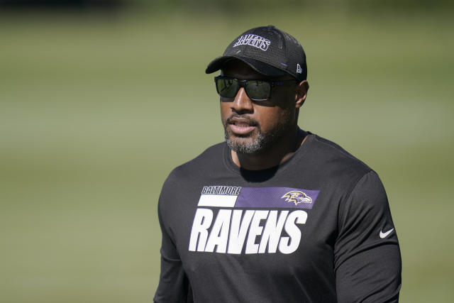 Dolphins finalizing deal to hire Anthony Weaver as new defensive coordinator - Yahoo Sports