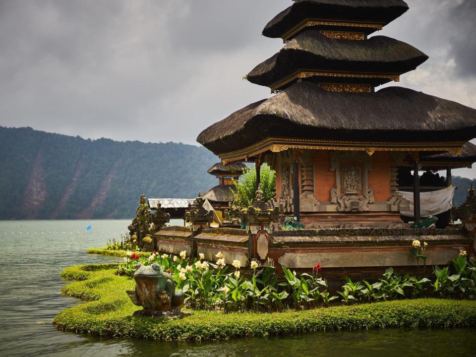 The Ulun Danu Beratan Temple by water