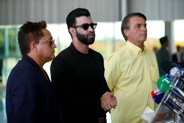 Gusttavo Lima e Leonardo se reúnem com Bolsonaro em Brasília e apoiam  presidente