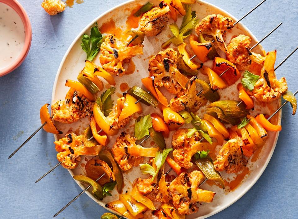 buffalo cauliflower kebabs with peppers and celery