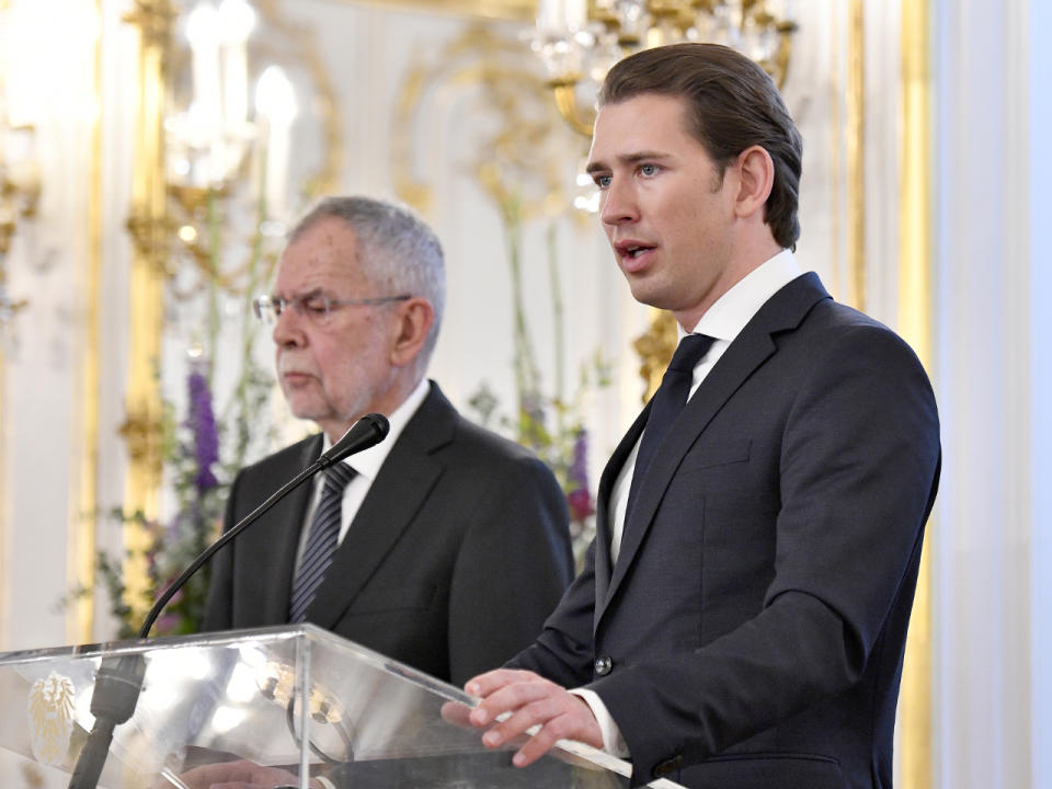 Österreichs Bundeskanzler Sebastian Kurz (rechts) zeigt sich empört. (Bild-Copyright: Hans Punz/APA/AFP)