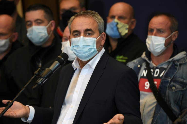 Le président des Hauts-de-France Xavier Bertrand, le 19 octobre 2020 à Paris - ERIC PIERMONT © 2019 AFP