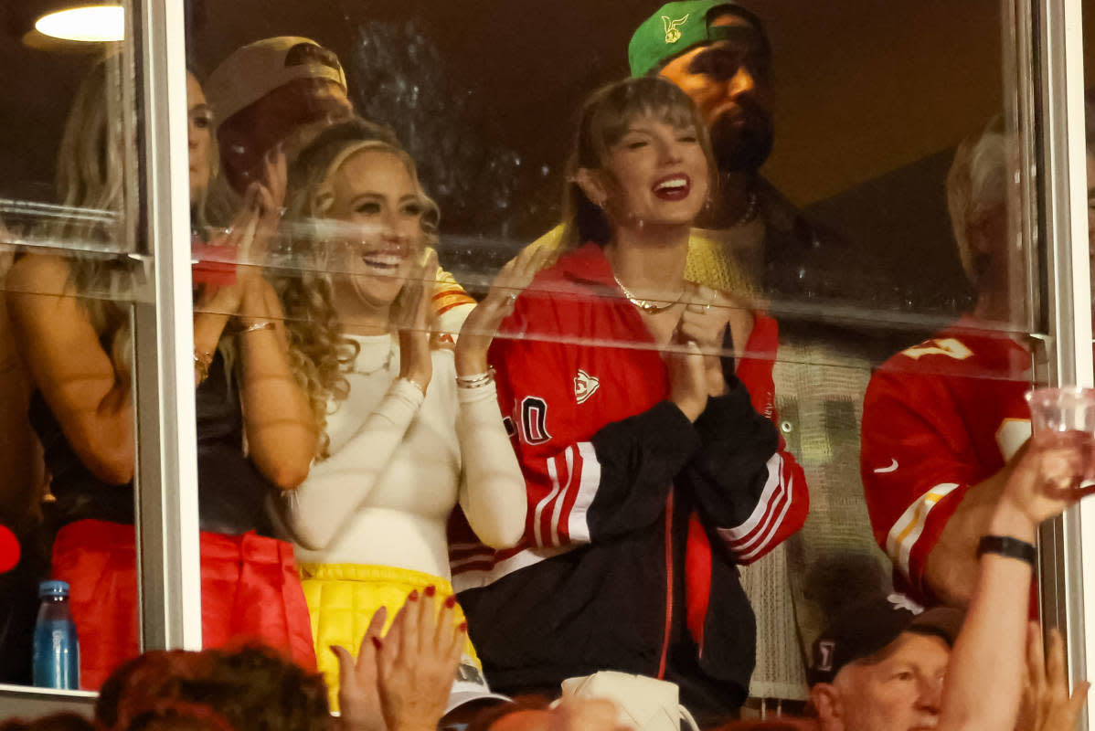 Taylor Swift supports Travis Kelce at the Chiefs game on Oct. 12, 2023.<p>Scott Winters Icon Sportswire via IMAGO</p>