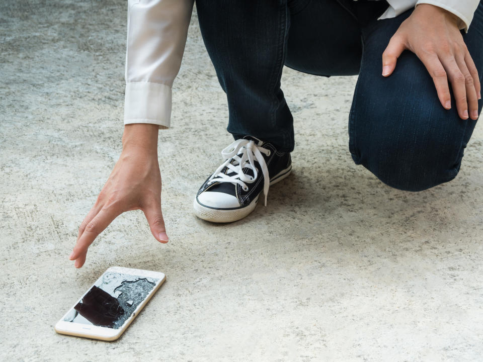 Llevar el celular en los bolsillos siempre tiene sus riesgos/Foto: Getty Images.