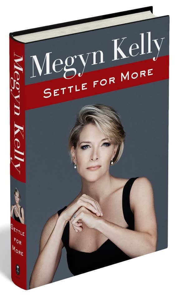 Ella lució sus hombros en la portada de su más reciente libro. Amazon