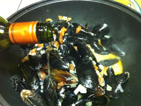 Mussels in Chilean chardoany