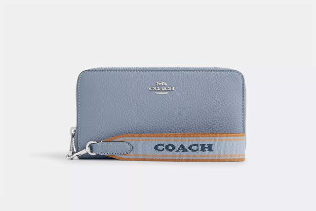 <p>Coach Outlet</p>