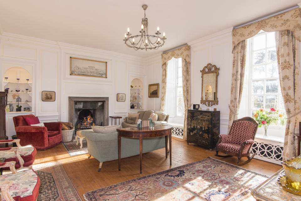 We can definitely see a Regency family enjoying this spacious parlor. (Courtesy Woolley & Wallis)