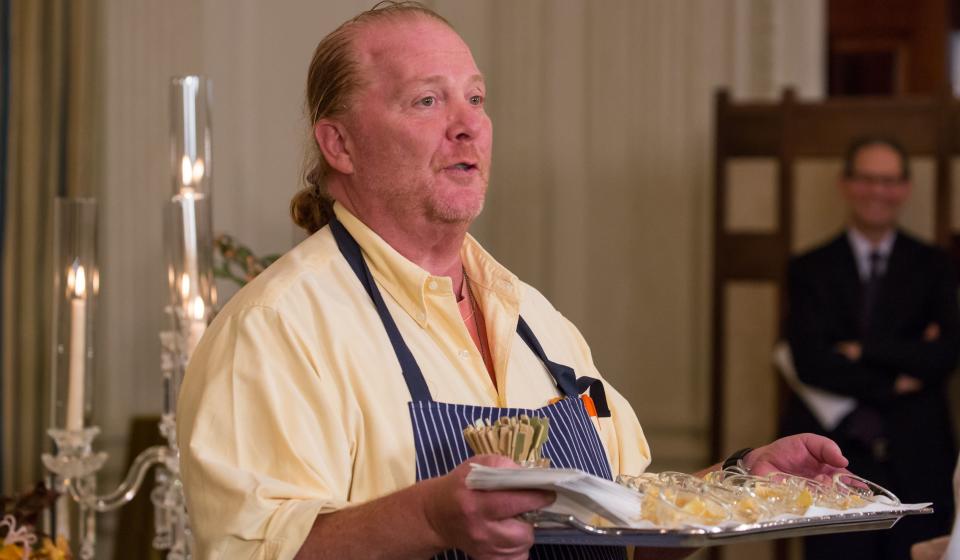 Mario Batali in the White House in 2016. (Photo: NurPhoto via Getty Images)