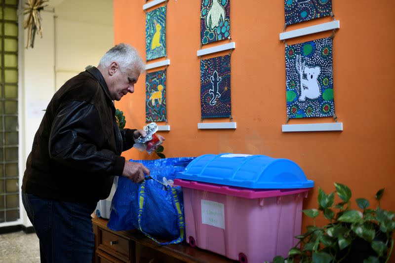 Hungary's "Budapest Bike Maffia" members distribute thousands of meals by bike to those in need