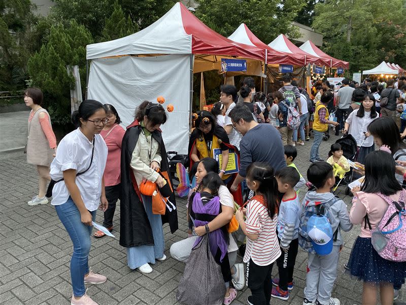 10/31萬聖節，台北市立動物園剛好106歲生日邀你一起跟動物們搞怪過節。(圖／臺北市立動物園提供)