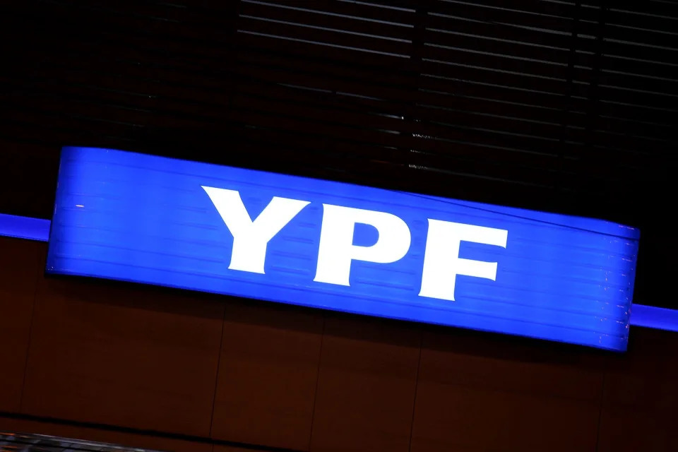 YPF invests with Petronas 10,000 million dollars to industrialize gas