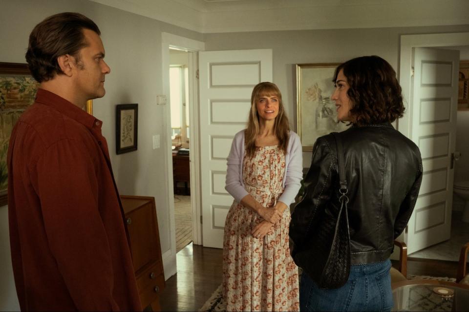 From left, Joshua Jackson, Amanda Peete and Lizzy Caplan in Fatal Attraction (Michael Moriatis/Paramount+)