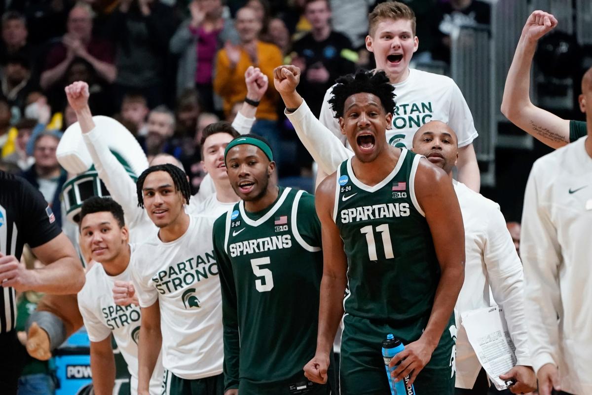 Michigan State, Connecticut punch tickets to Sweet 16