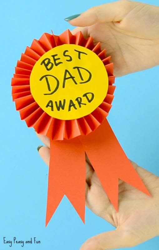 <p>Easy Peasy and Fun</p><p>For the #1 dad in the world! All you need is paper, scissors and glue to craft the perfect award from <a href="https://www.easypeasyandfun.com/award-ribbon/" rel="nofollow noopener" target="_blank" data-ylk="slk:Easy Peasy and Fun;elm:context_link;itc:0;sec:content-canvas" class="link ">Easy Peasy and Fun</a>.</p>