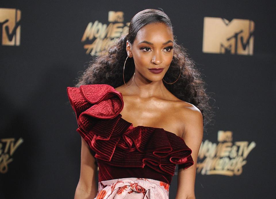 Curly Hairstyles: Jourdan Dunn