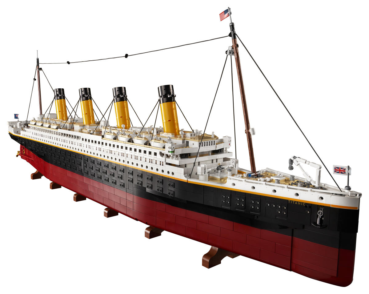 Lego unveils Titanic set, its largest ever