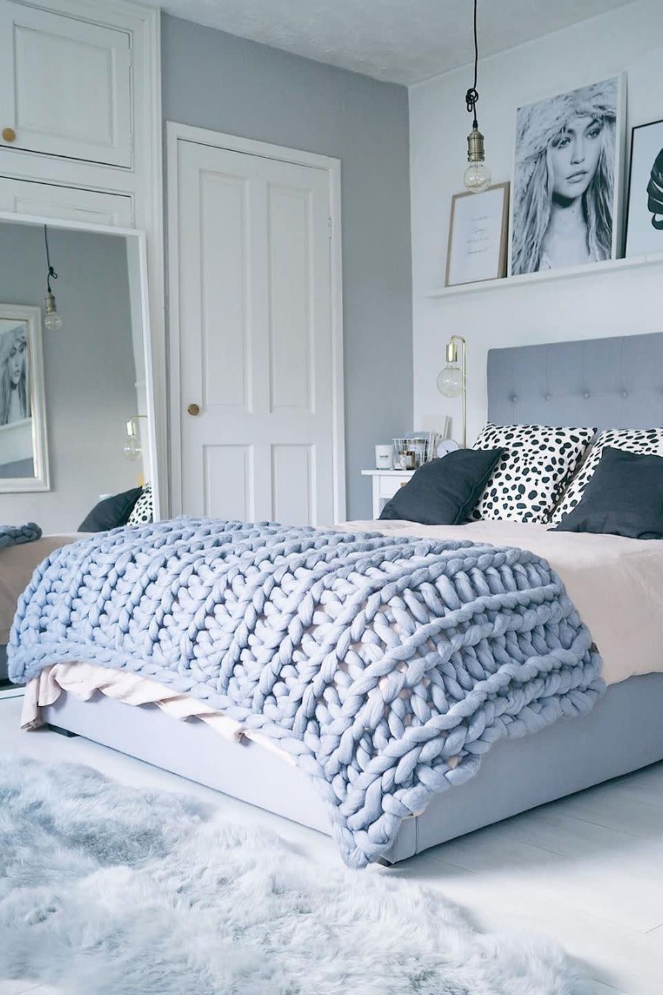 Cozy, Oversized Knit Blanket