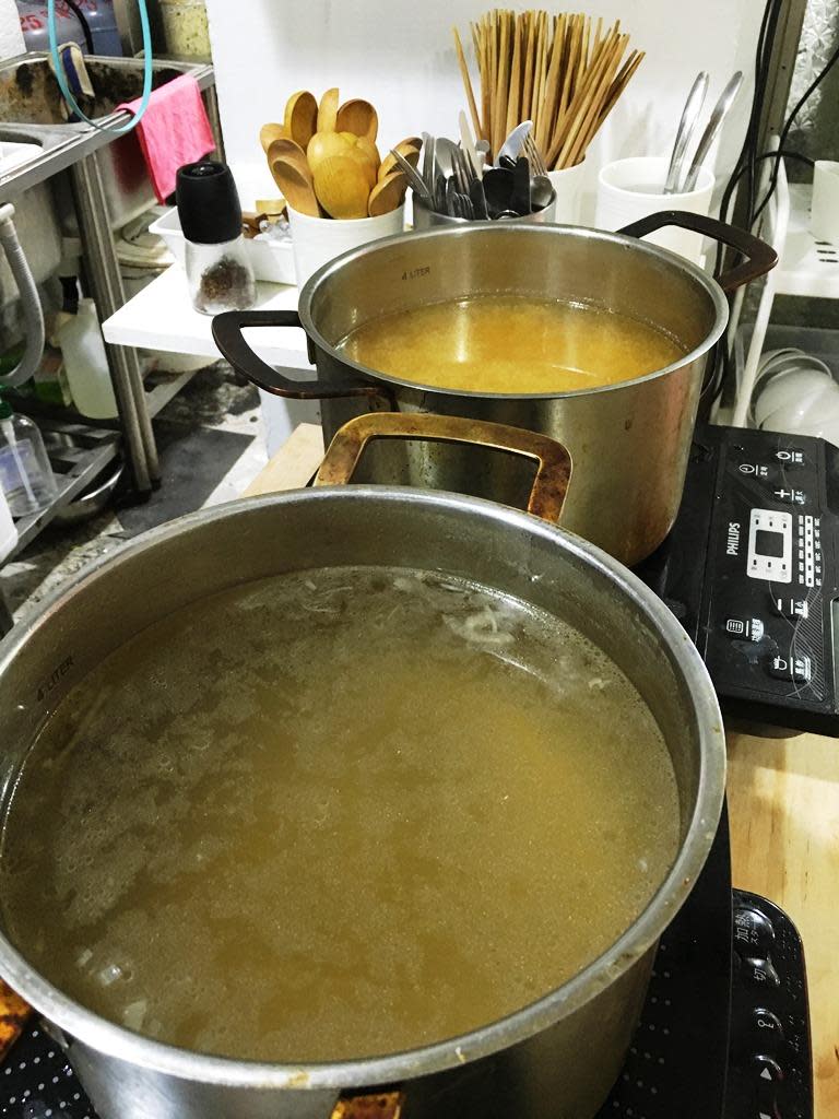 「洋蔥湯」和「味噌湯」可以無限取用。