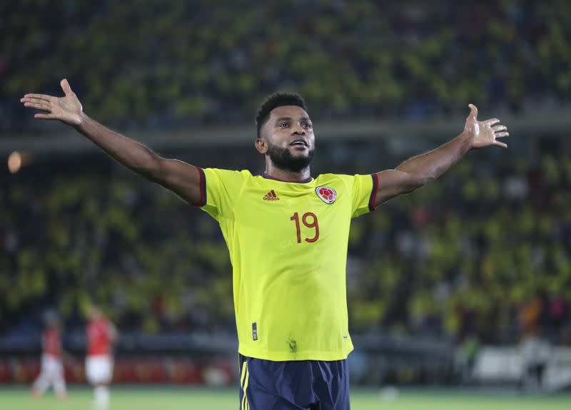 El delantero colombiano Miguel Ángel Borja celebra uno de sus dos goles en la victoria 3-1 de Colombia sobre Chile en la eliminatoria sudamericana clasificatoria al Mundial de Qatar 2022, en el partido jugado en el estadio Metropolitano de Barranquilla